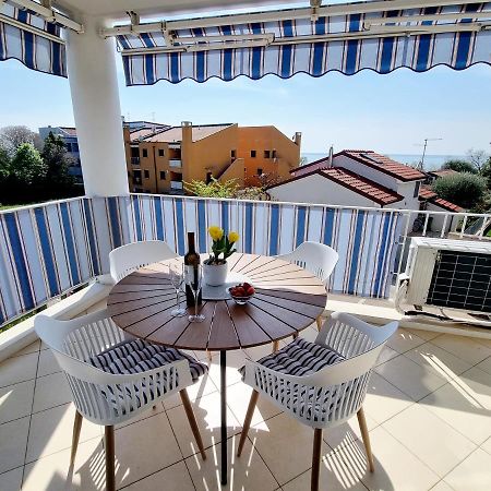 Sea View App Mirta Apartment Umag Bagian luar foto