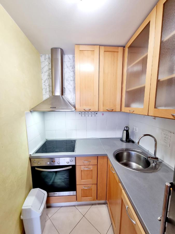 Sea View App Mirta Apartment Umag Bagian luar foto