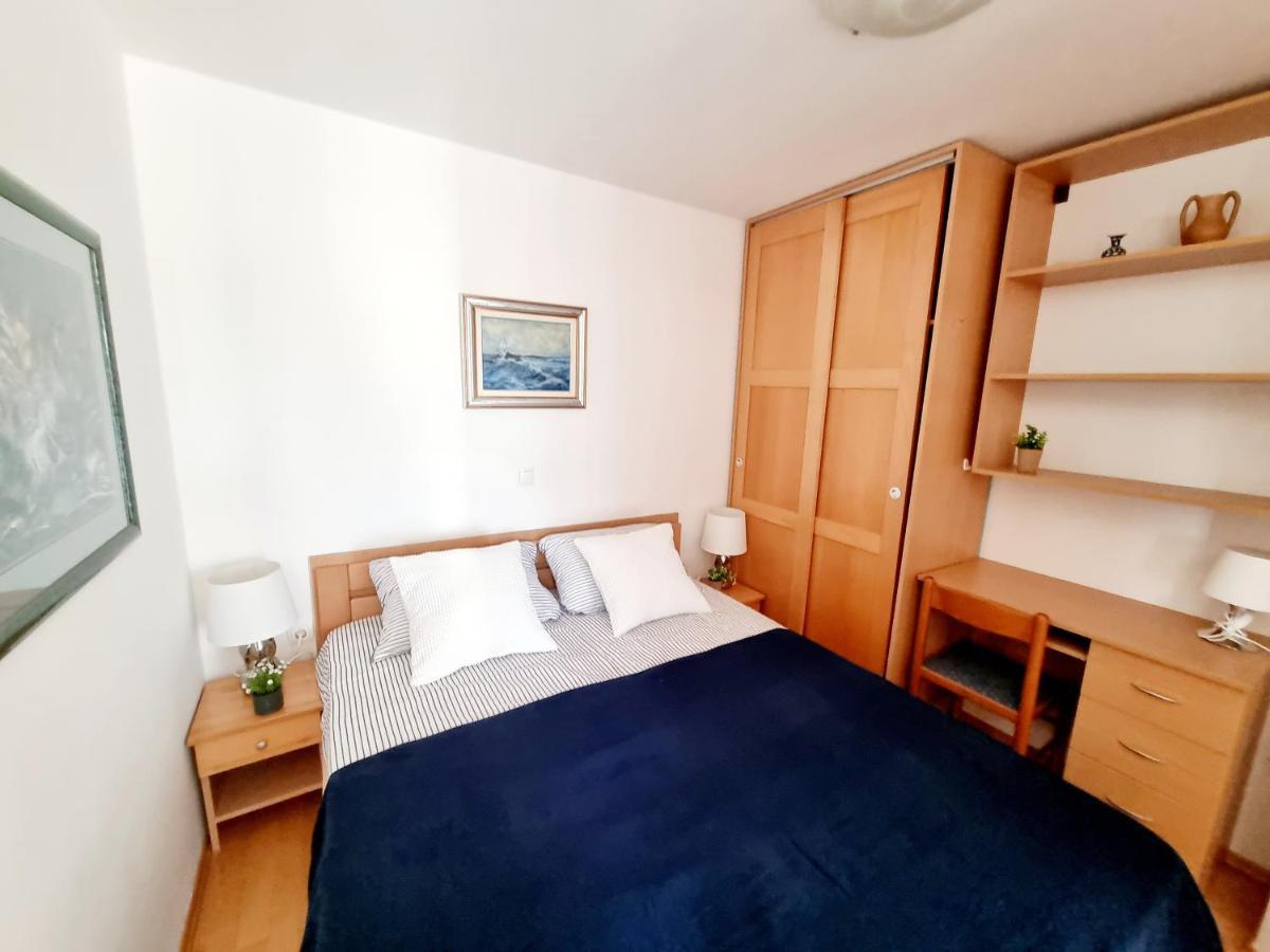 Sea View App Mirta Apartment Umag Bagian luar foto