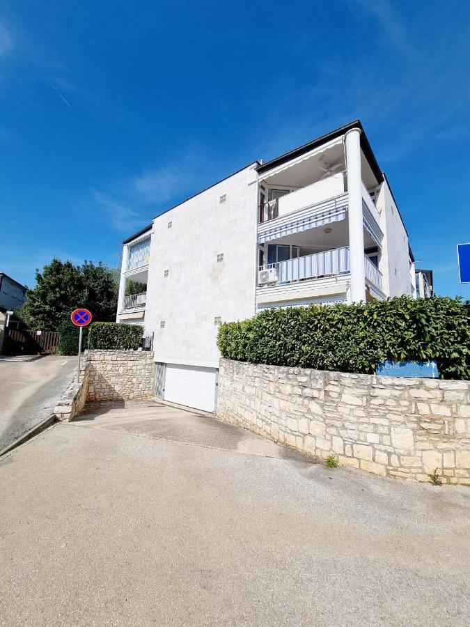 Sea View App Mirta Apartment Umag Bagian luar foto