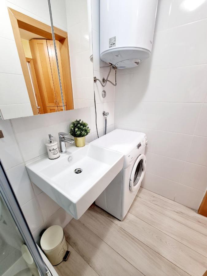Sea View App Mirta Apartment Umag Bagian luar foto